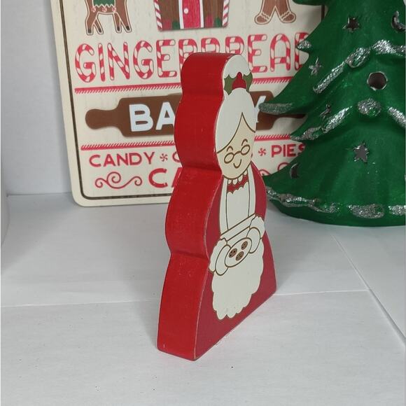 Mrs. Claus Bakery Gingerbread Cookie Plate Wood Tiered Tray Tabletop Decor - Picture 7 of 10